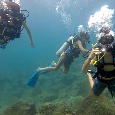 Scuba divers