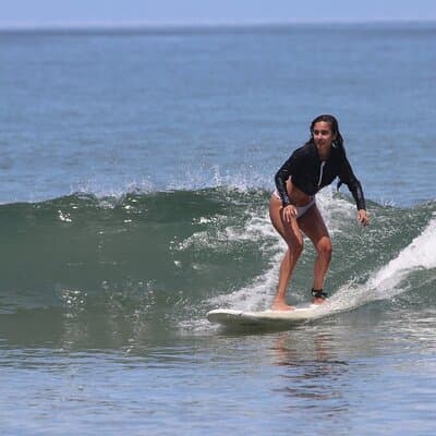 Liz was an excellent student, we caught very good waves.