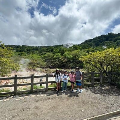 "Admire the impressive fumaroles of the Pailas sector in Rincón de la Vieja. A journey between active volcanic landscapes and the geothermal energy of the earth."