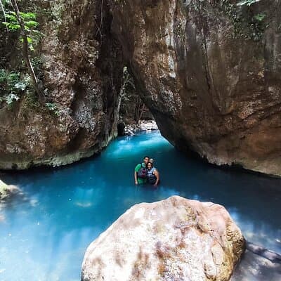 Hiking and Climbing to La Leone Fall photo 2
