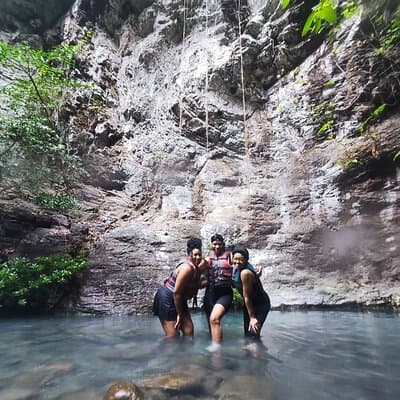 Hiking and Climbing to La Leone Fall photo 5
