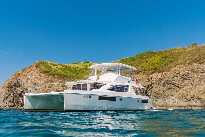 Royal Charters: The Premier Yacht Charter in Costa Rica