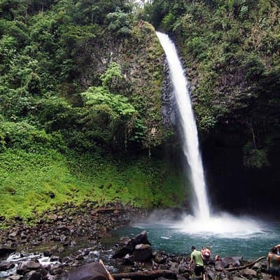 Combined Tour (Hanging Bridges, La Fortuna Waterfall, Arenal Volcano) photo 3