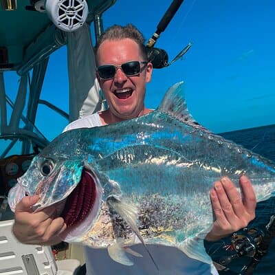 Deep Sea Fishing Private Charter in Tamarindo - 28' Century photo 3