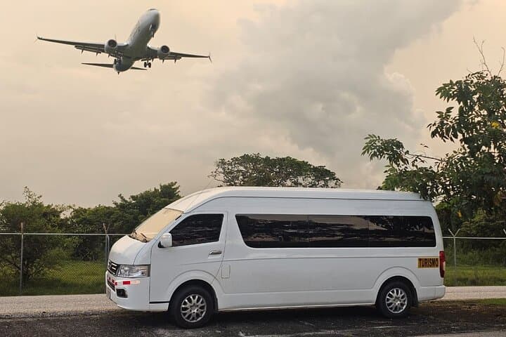 Private Transportation from Liberia Airport to Playas del Coco