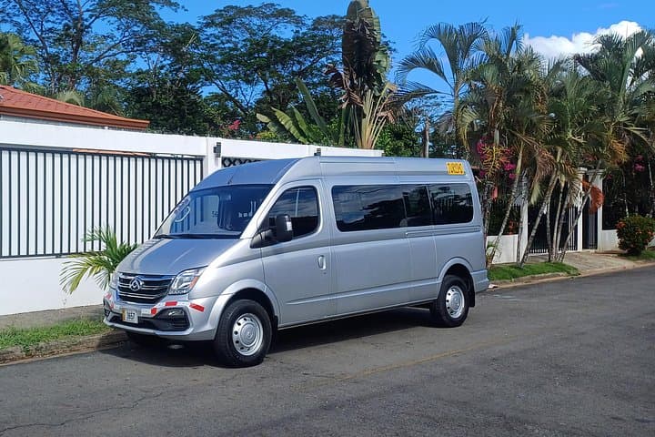 Transfer from Jaco to the airport 《》or return to the dreams Marrio